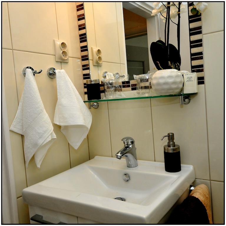アパートメント カルメン ドゥブロブニク 部屋 写真